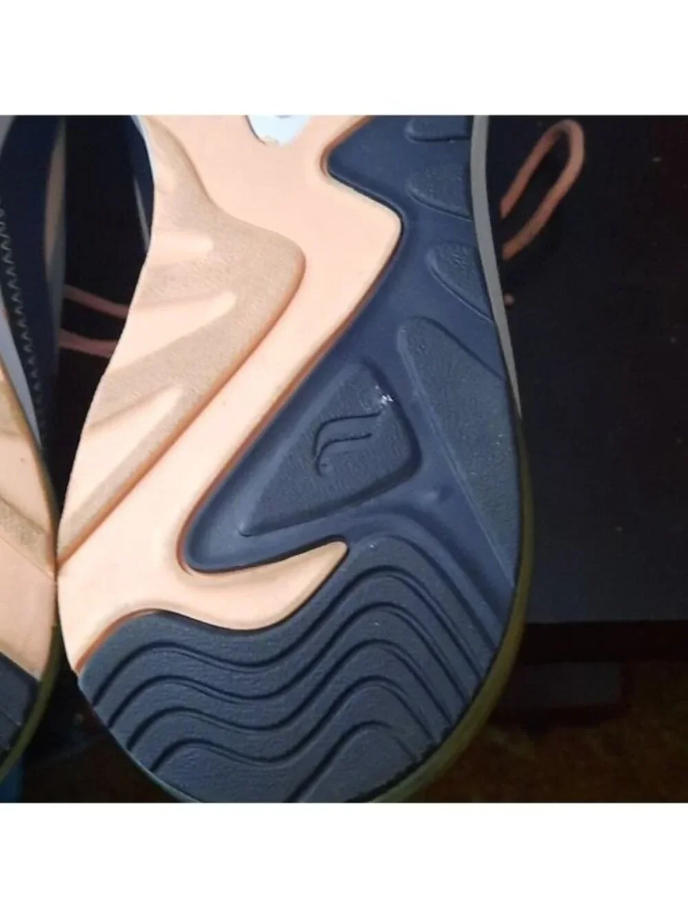 Fabletics Blue Grey Peach Green Adjustable Toggle at Heel Sneakers 7.5
